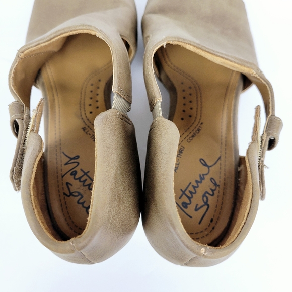 Natural Soul Daya by Naturalizer Womens 6.5 M~Sandals~Beige~Block Heel~Open Toe - Picture 3 of 11